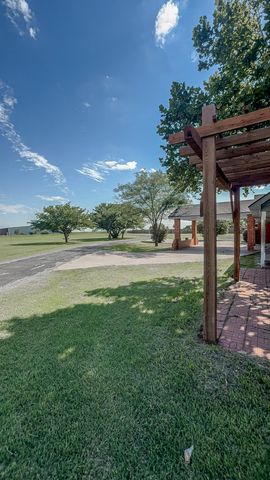 1690 W US Highway 70, Plainview, TX 79072