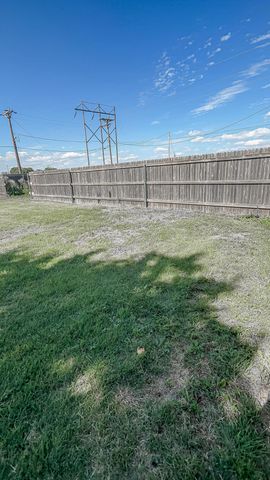 1690 W US Highway 70, Plainview, TX 79072