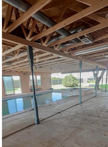 1690 W US Highway 70, Plainview, TX 79072