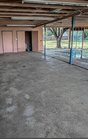 1690 W US Highway 70, Plainview, TX 79072