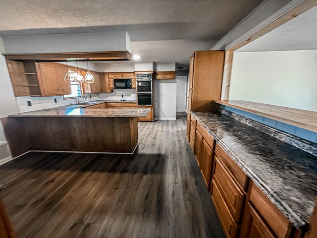 1690 W US Highway 70, Plainview, TX 79072