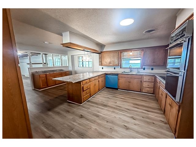 1690 W US Highway 70, Plainview, TX 79072