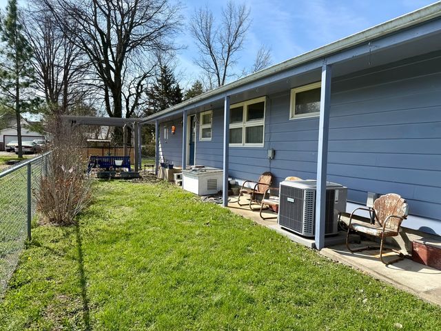 909 N Washington Street, Marion, IL 62959