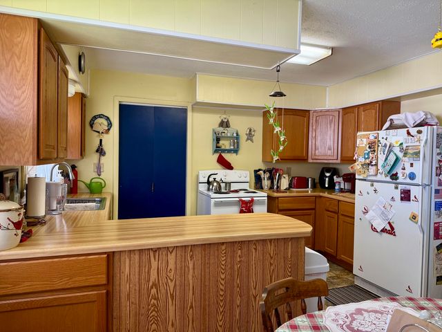 909 N Washington Street, Marion, IL 62959