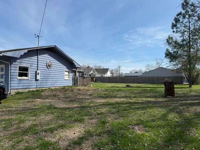 909 N Washington Street, Marion, IL 62959