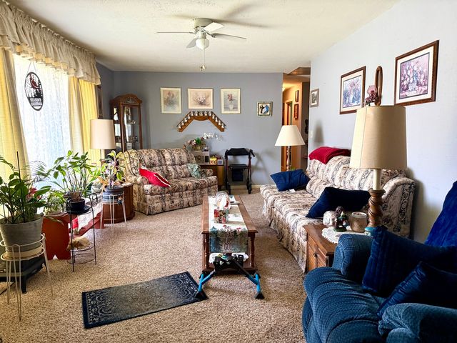 909 N Washington Street, Marion, IL 62959