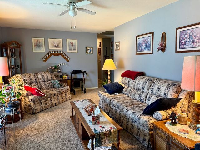 909 N Washington Street, Marion, IL 62959