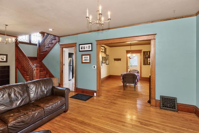 918 39th Street, Des Moines, IA 50312