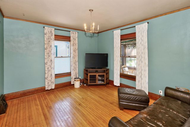 918 39th Street, Des Moines, IA 50312