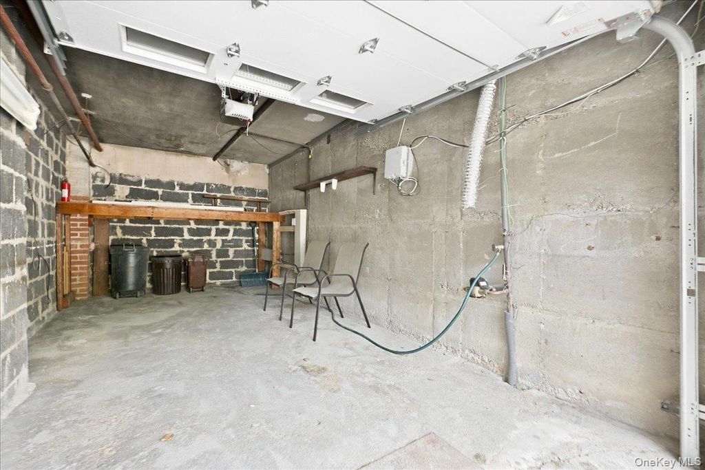 87-68 Little Neck Parkway, Floral Park, NY 11001 — photo 4