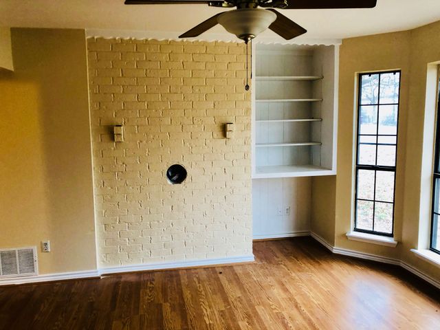 210 W Houston Street, Leonard, TX 75452