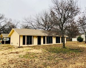 210 W Houston Street, Leonard, TX 75452