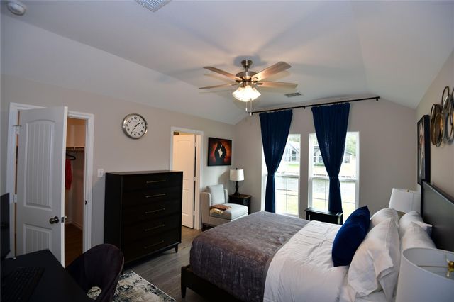 100 Wildwood Lake Drive N, Huntsville, TX 77340