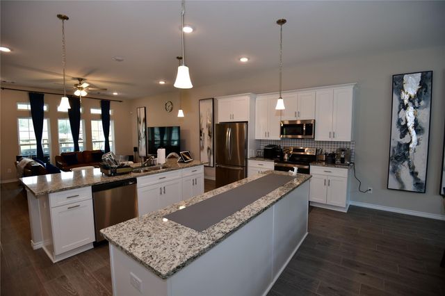 100 Wildwood Lake Drive N, Huntsville, TX 77340