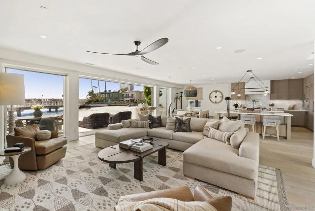 1053 E Briarfield Dr, San Diego, CA 92109