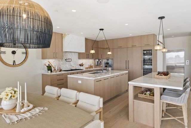 1053 E Briarfield Dr, San Diego, CA 92109