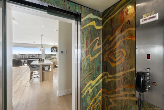 1053 E Briarfield Dr, San Diego, CA 92109