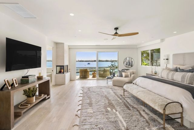 1053 E Briarfield Dr, San Diego, CA 92109