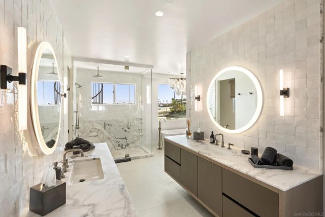 1053 E Briarfield Dr, San Diego, CA 92109