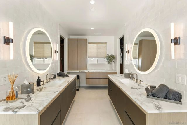 1053 E Briarfield Dr, San Diego, CA 92109