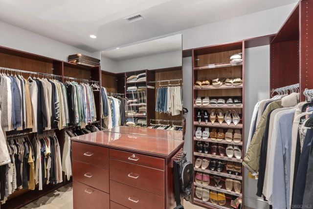 1053 E Briarfield Dr, San Diego, CA 92109