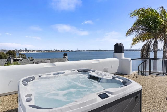 1053 E Briarfield Dr, San Diego, CA 92109