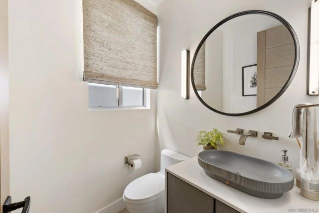 1053 E Briarfield Dr, San Diego, CA 92109