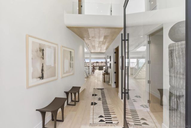 1053 E Briarfield Dr, San Diego, CA 92109