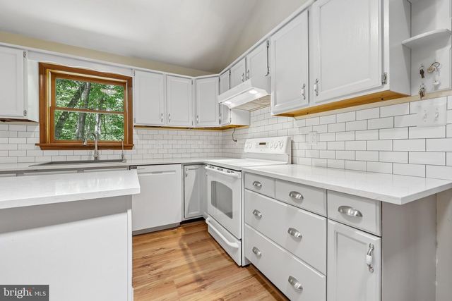13437 BRISTOW RD, Nokesville, VA 20181