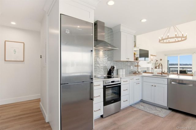 2460 Shipyard Lane 5G2, East Marion, NY 11939