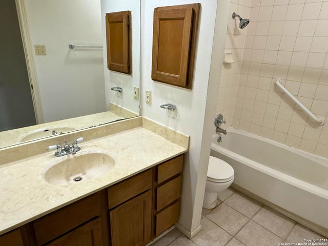 13018 Heimer Rd Apt 805, San Antonio, TX 78216