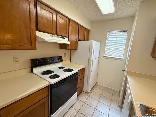 13018 Heimer Rd Apt 805, San Antonio, TX 78216