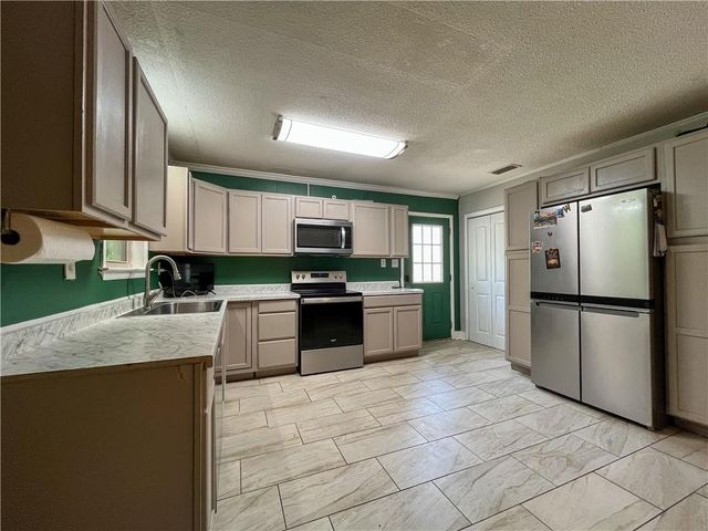 1031 Martha Alleyn Drive, Saraland, AL 36571