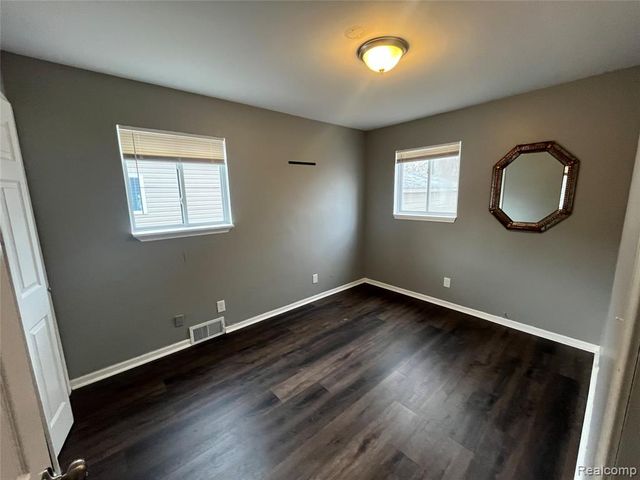 19461 Inkster Road, Livonia, MI 48152