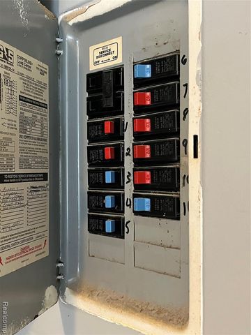 19461 Inkster Road, Livonia, MI 48152