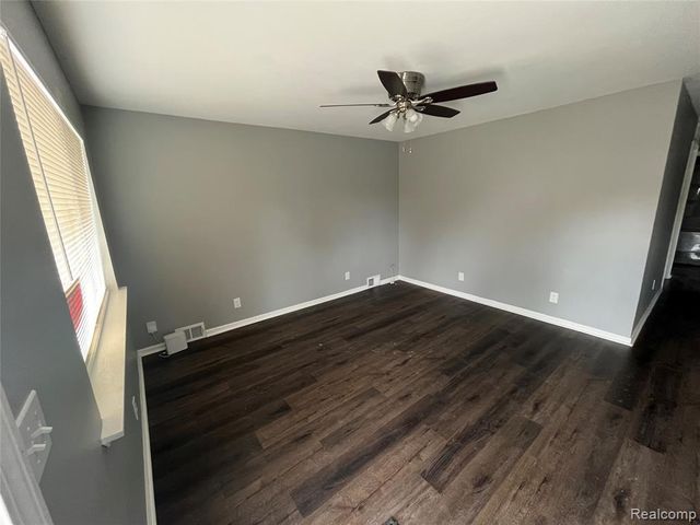 19461 Inkster Road, Livonia, MI 48152