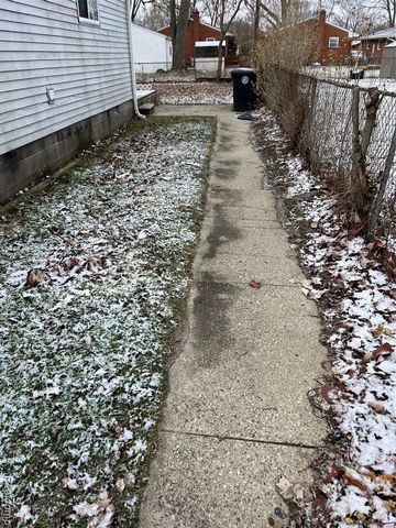 19461 Inkster Road, Livonia, MI 48152