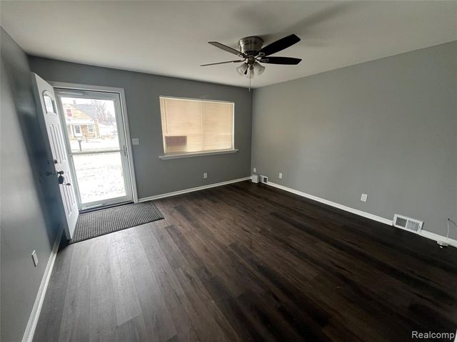 19461 Inkster Road, Livonia, MI 48152