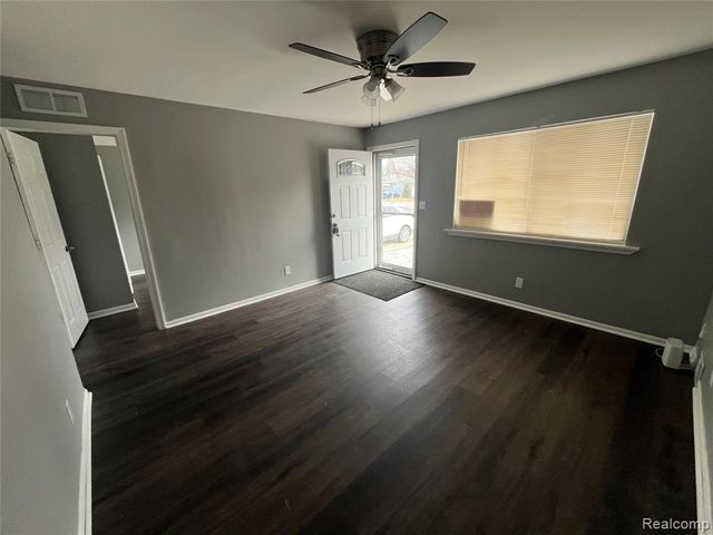 19461 Inkster Road, Livonia, MI 48152