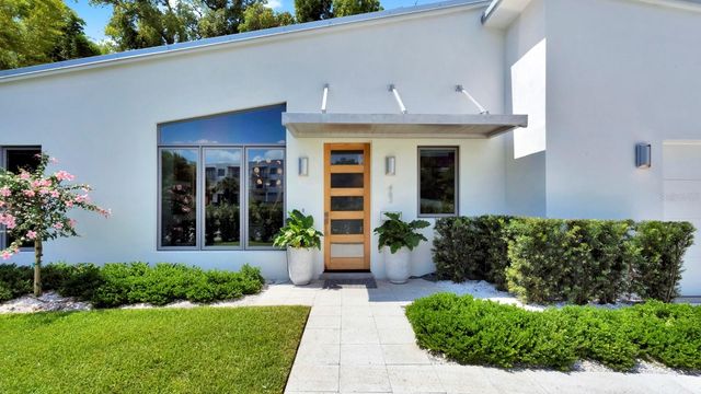 462 W LYMAN AVENUE, Winter Park, FL 32789