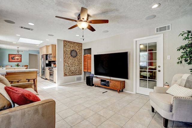 12249 Victoria Falls Drive NE, Albuquerque, NM 87111