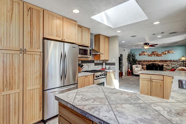 12249 Victoria Falls Drive NE, Albuquerque, NM 87111