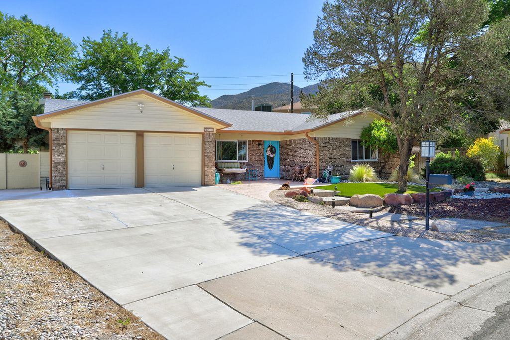 12249 Victoria Falls Drive NE, Albuquerque, NM 87111