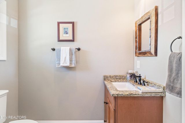 195 Kennedys Loop, Lafollette, TN 37766