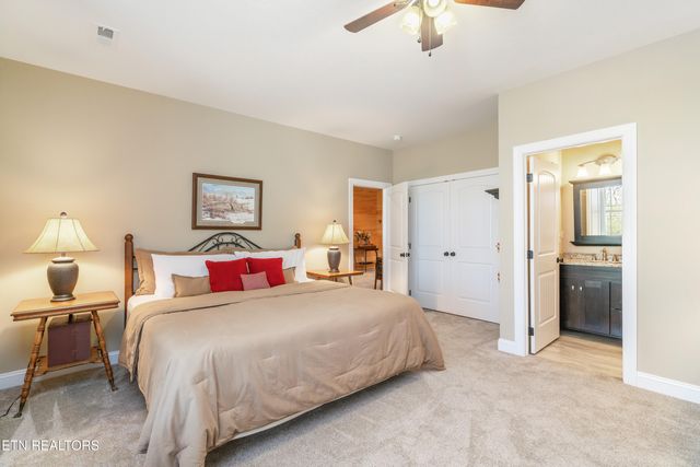 195 Kennedys Loop, Lafollette, TN 37766