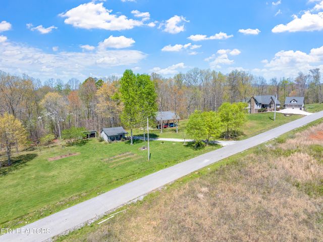 195 Kennedys Loop, Lafollette, TN 37766
