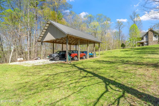 195 Kennedys Loop, Lafollette, TN 37766