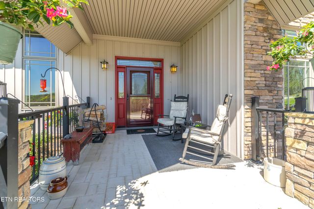 195 Kennedys Loop, Lafollette, TN 37766