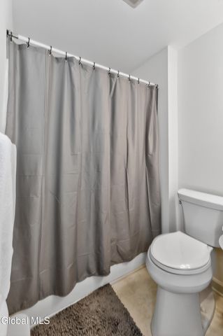 16 Glenview Drive, Scotia, NY 12302