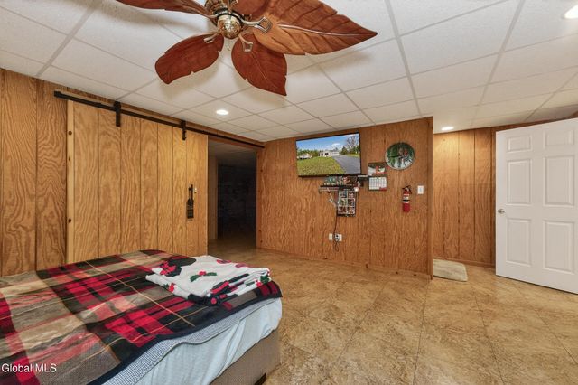 16 Glenview Drive, Scotia, NY 12302